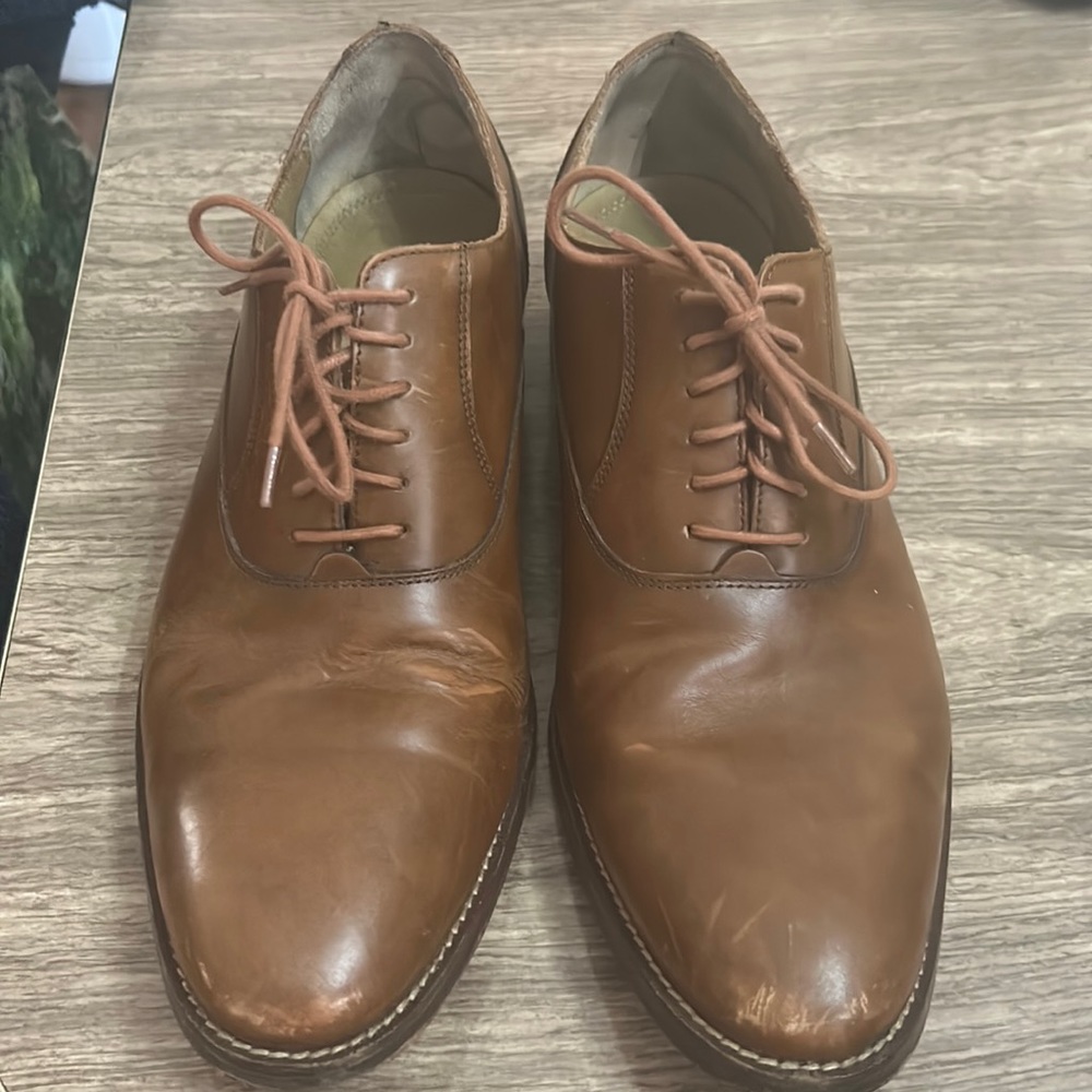 Men’s Oxford shoes, size 10.5